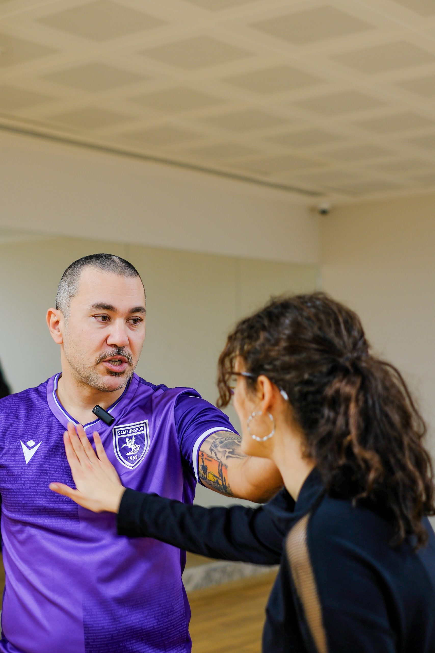 Kadın savaşçı ve self defence uzmanı Wing Tsun teknikleri